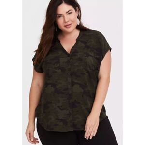 Torrid Challis Dolman Pullover Top Camouflage Short Sleeves Button Front 1X